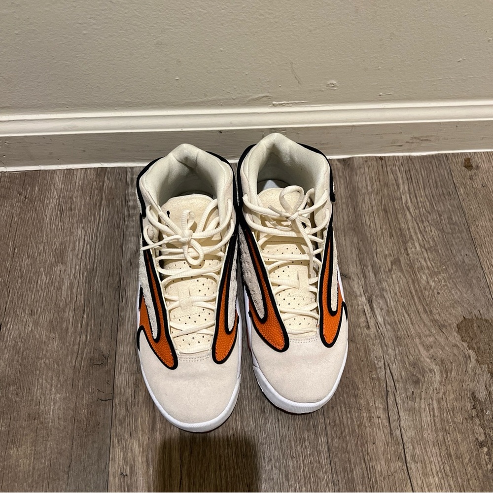 Women Jordan shoes